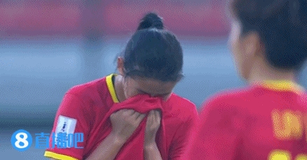 无缘世界杯！中国U17女足不敌韩国，球员赛后掩面落泪