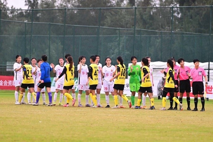 中国女子足球乙级联赛小组赛，同济海港女足2比1金华华越女足