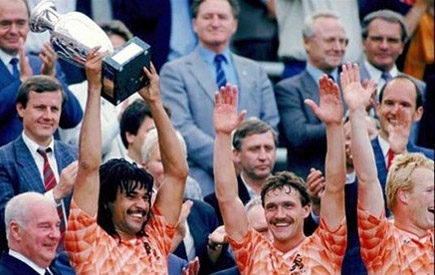 荷兰唯一的欧洲杯冠军在1988年，有哪位吧友看过这届赛事吗？