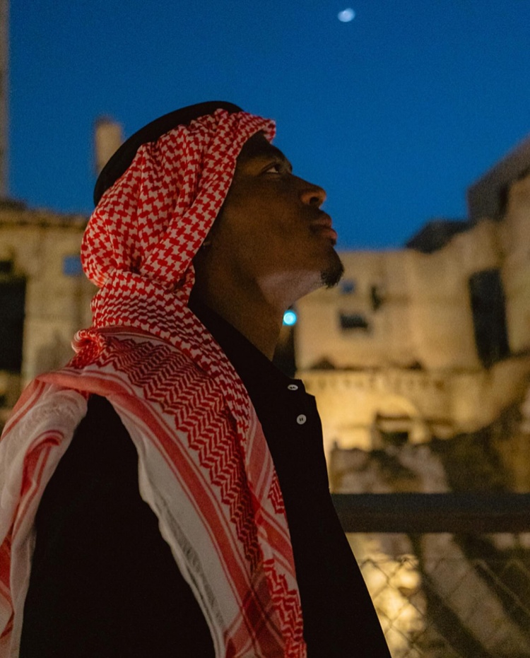 中东风情！八村塁分享旅行照片：时间就是金钱！