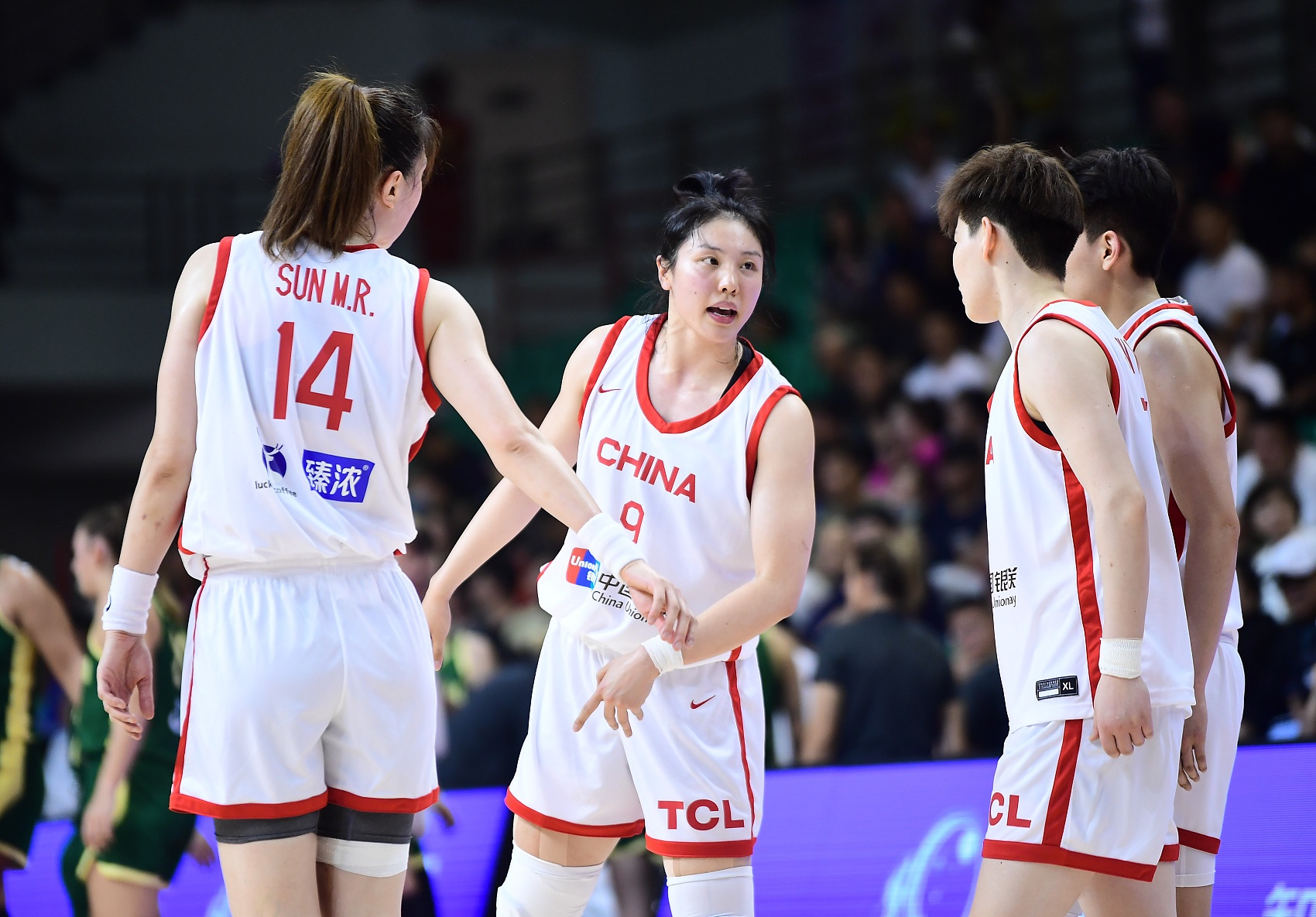 中国女篮防守强度不如以前 本场球队几乎没有三分杀伤和威胁